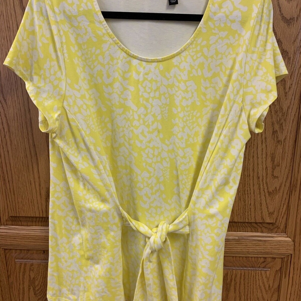 Ladies Halston Knit Top Yellow/White Pattern With